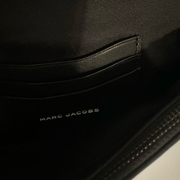 Authentic Marc Jacobs
The Bi-Color J Marc mini bag - Picture 10 of 13